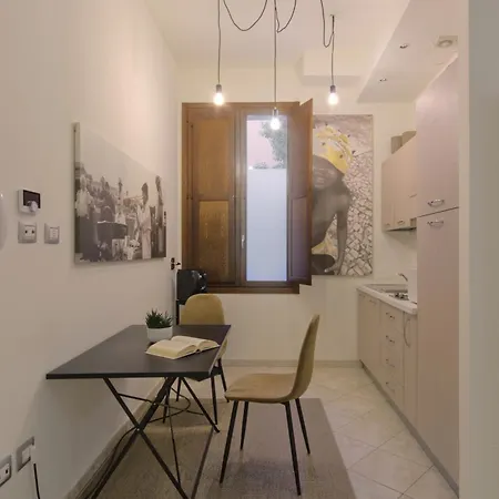 Imola Residence Guest house *