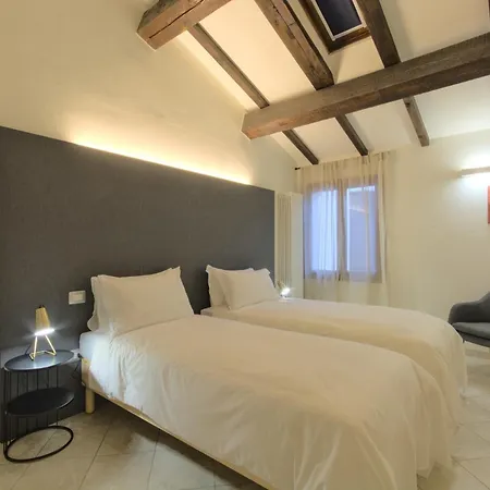 Imola Residence 3* 이몰라