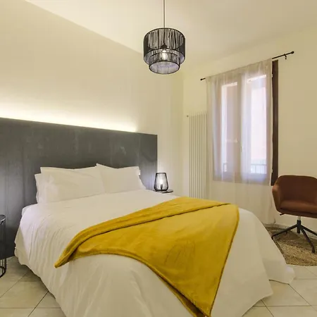 Imola Residence Guest house *