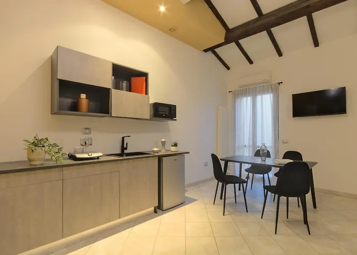 게스트하우스 Imola Residence 3*