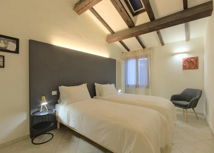 Imola Residence 3* 이몰라