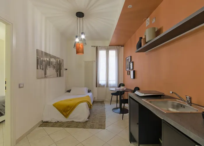 Imola Residence 3* 이몰라