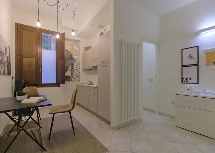 게스트하우스 Imola Residence 3*