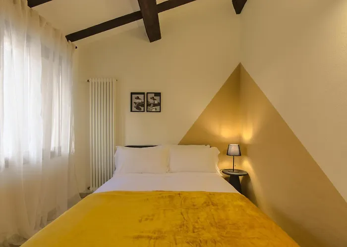 Imola Residence 게스트하우스 이몰라